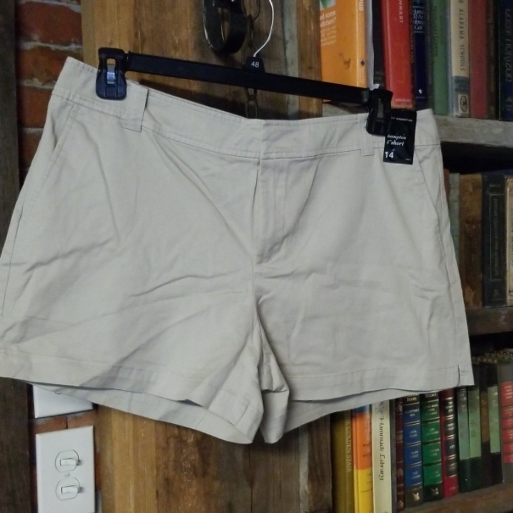 🎈3/$20🎈New York & Company Twill Shorts size 14